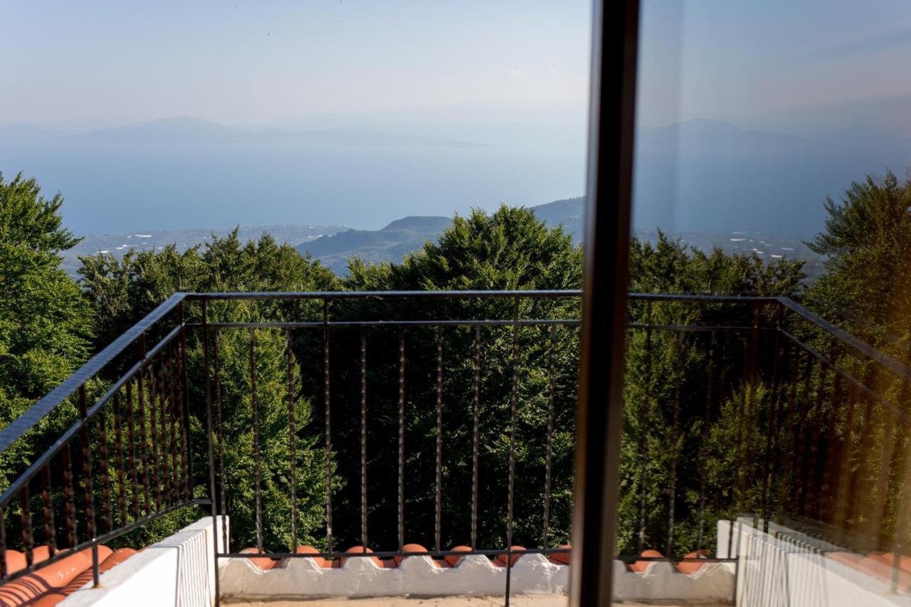 Tasia Mountain Hotel คาเนีย ภายนอก รูปภาพ