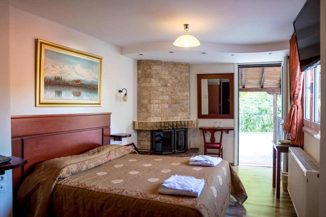 Tasia Mountain Hotel คาเนีย ภายนอก รูปภาพ