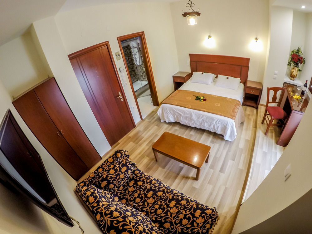 Tasia Mountain Hotel คาเนีย ภายนอก รูปภาพ